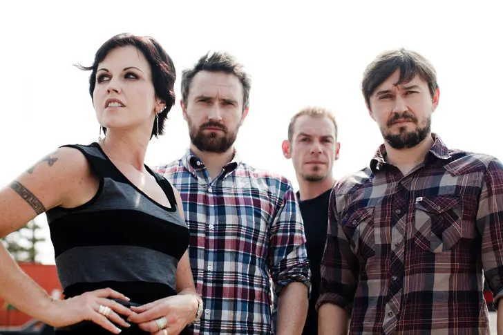 Вокалистката на The Cranberries арестувана за побой