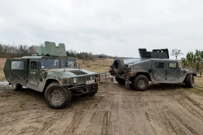 Бъди мъж, купи си Humvee