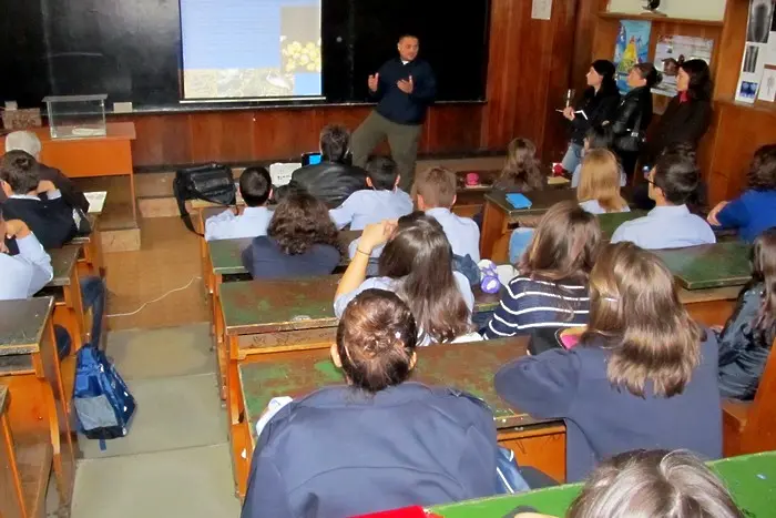 Приемът в първи клас с уседналост три години на родителите