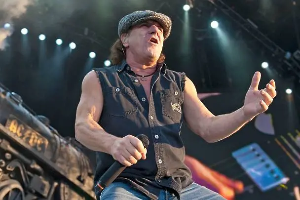 Брайън Джонсън от AC/DC се връща на сцената благодарение на ADEL