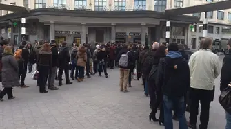 Опашки пред гарите в Брюксел. Полиция рови всеки багаж