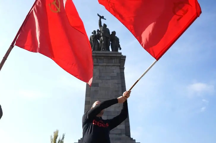 Червената армия е окупатор. Другаде е освободителка, но в България не