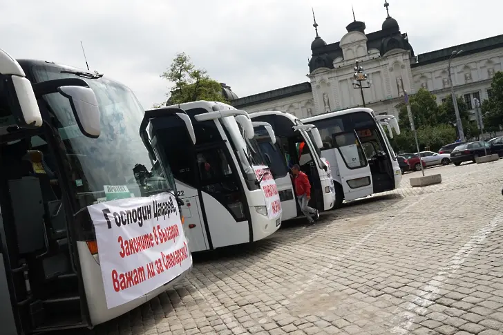 Превозвачи с контрапротест, искат законът за автомобилната камара да се върне