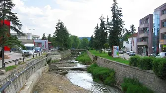 Момиченце се удави в р. Луда Яна, издирват сестричката му