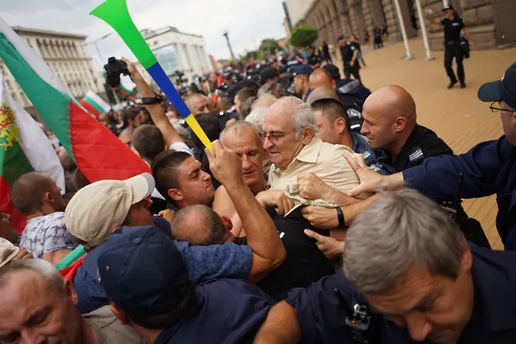 Протестът на животновъдите - по ръба на сблъсъци