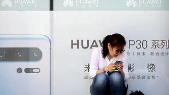 Натискът върху Huawei се усилва, Китай отвръща на удара