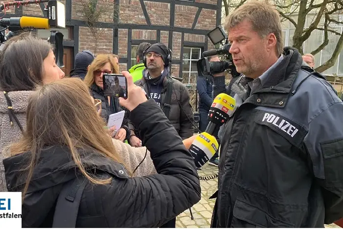 Майка и две дъщери, подпалили зоопарка в Крефелд, се предадоха на полицията