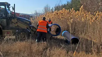 Помните ли аварийния водопровод за Перник? Още е... незаконен