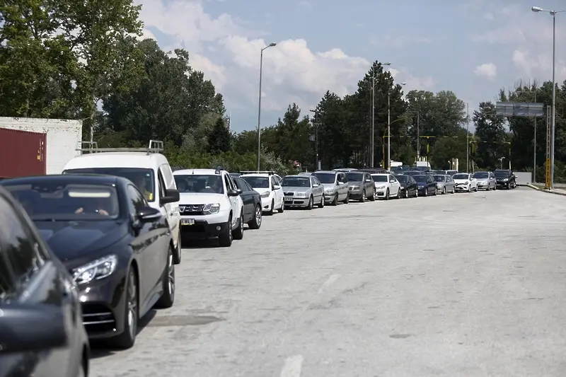 Гърция удължава ограничителните мерки в повече райони