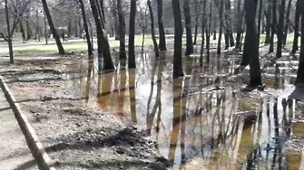 Западен парк - под вода. Общината: 