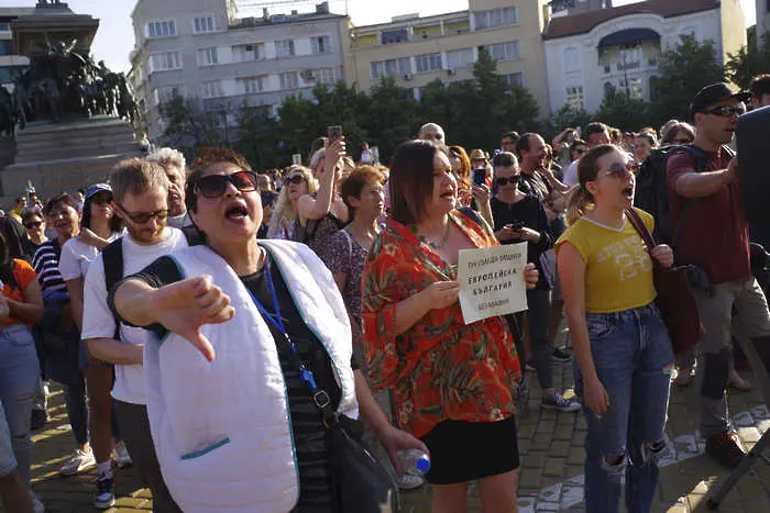 Да приемаш желаното за действително или капан за наивници