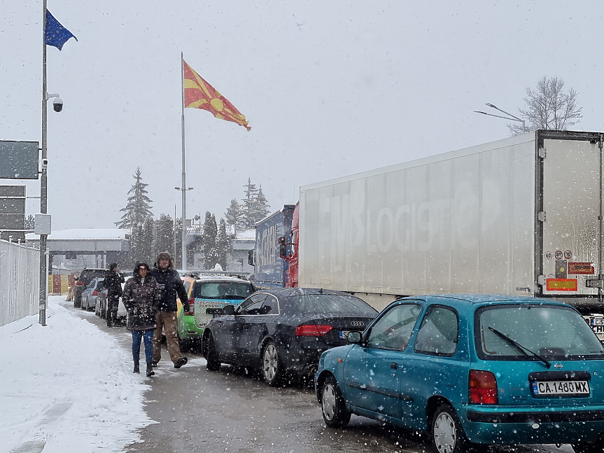 ДЕНЯТ В НЯКОЛКО РЕДА: Високо напрежение със Скопие и в Пловдив