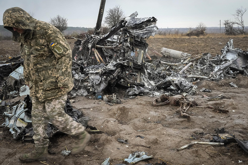 ДЕНЯТ В НЯКОЛКО РЕДА: Една година украинска храброст и български срам