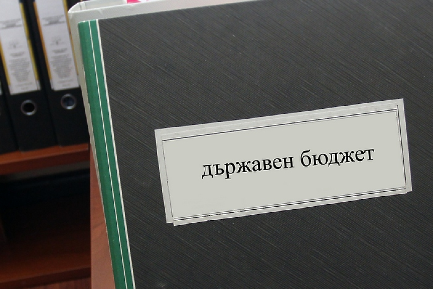 Бюджетът бе отново удължен на първо четене в парламентарна комисия