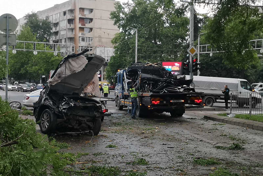 Момче и момиче загинаха при ужасяваща катастрофа в Пловдив (СНИМКИ)