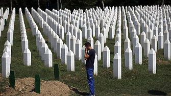 ЕС за Сребреница: Нямаме място за отричащите геноцида