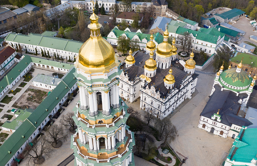 Зеленски подписа закон, забраняващ свързаната с Москва православна църква