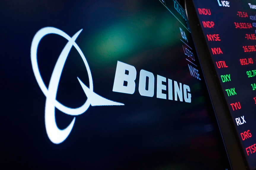 Нов провал за Boeing: спътник на компанията се разпадна в орбита